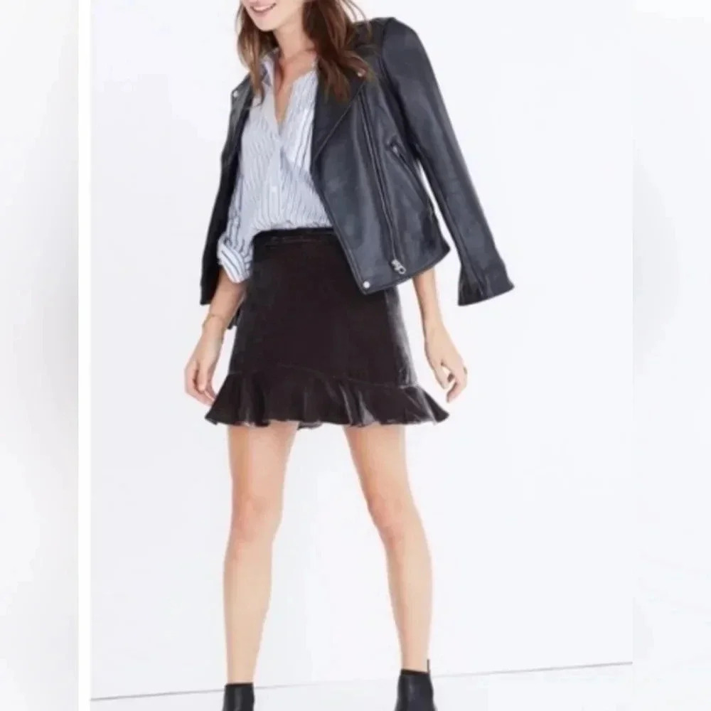 Madewell | Charcoal Gray Velvet Ruffle Trim Mini Skirt Sz 8